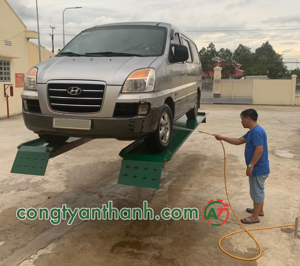 Ben rửa xe ô tô - Thiết bị cầu nâng 1 trụ đa năng