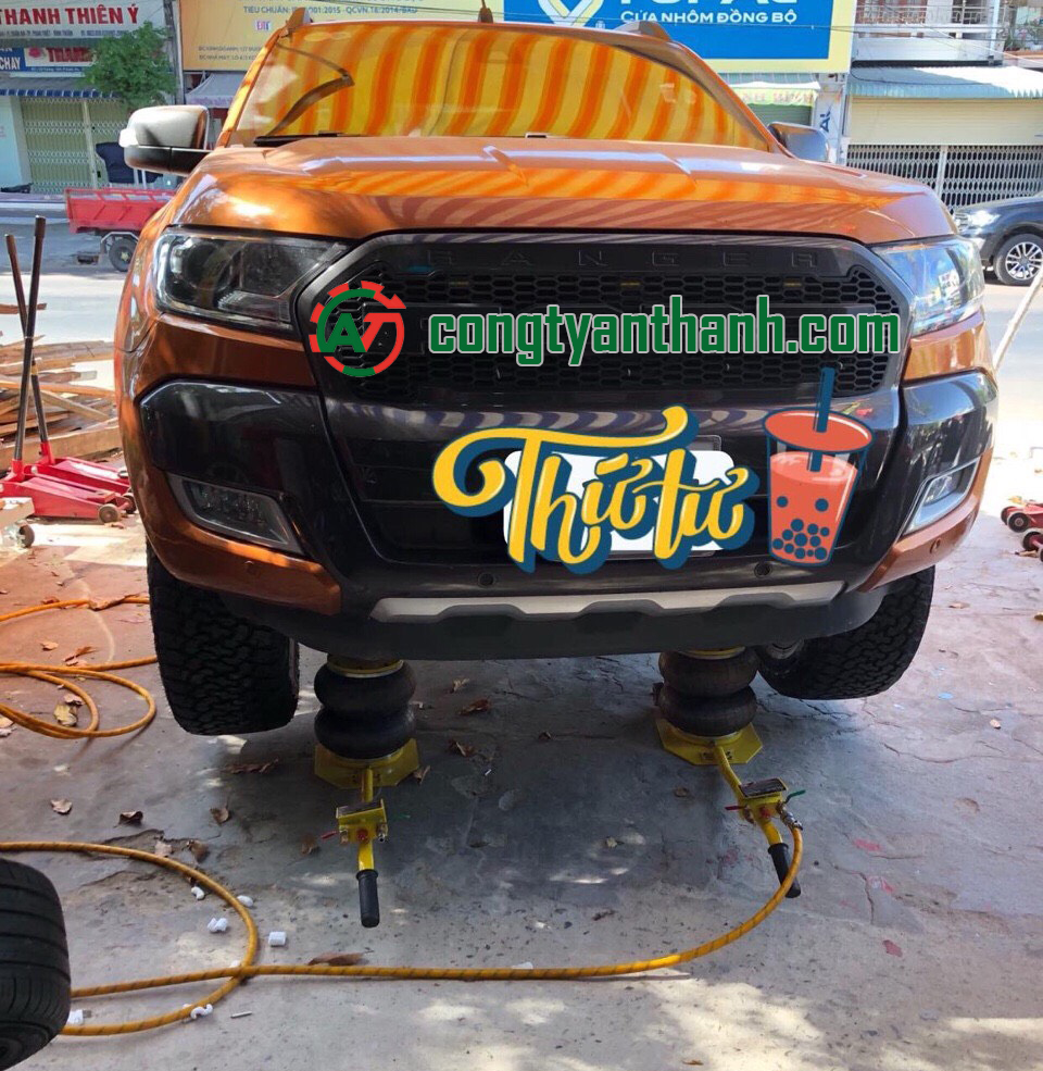 Hình ảnh thực tế sử dụng đội bóng hơi, kích bóng hơi