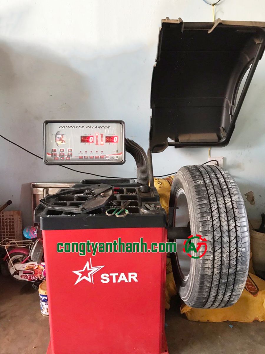 Cách sử dụng máy cân bằng vỏ xe đơn giản