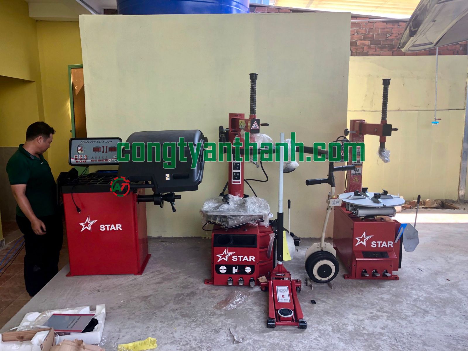 Địa chỉ cung cấp máy cân bằng vỏ xe giá rẻ